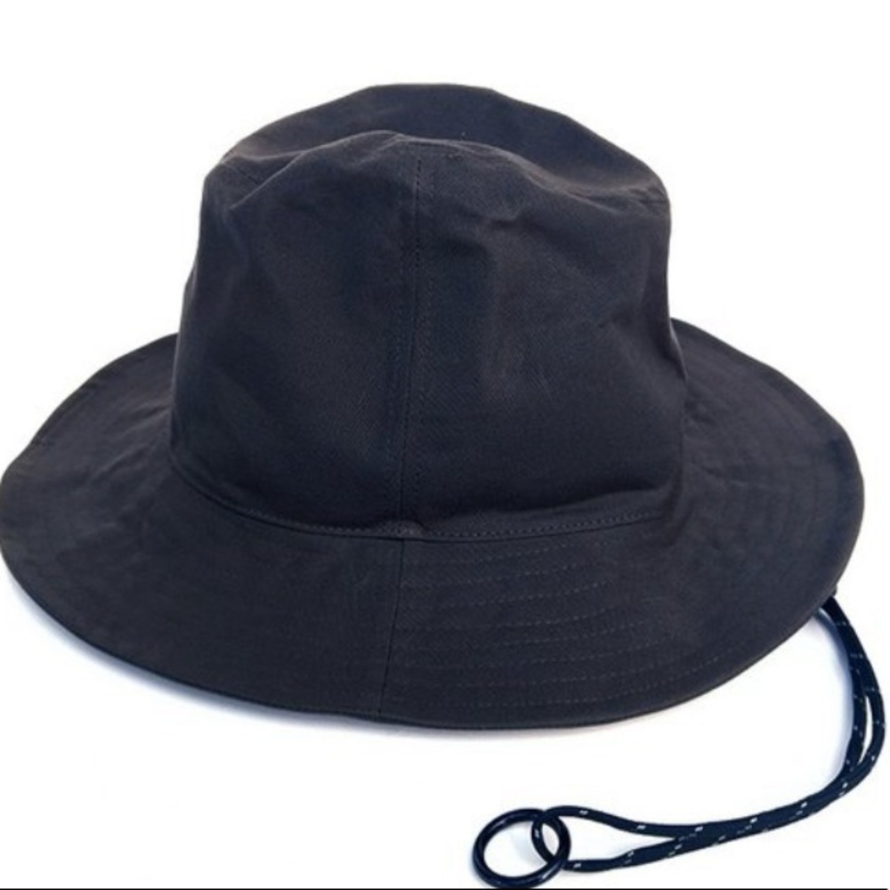 Universal Buckets hat - Picture 2 of 5